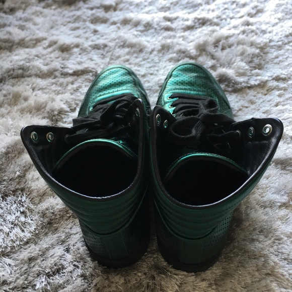 GUCCI SNEAKERS - Picture 5 of 6